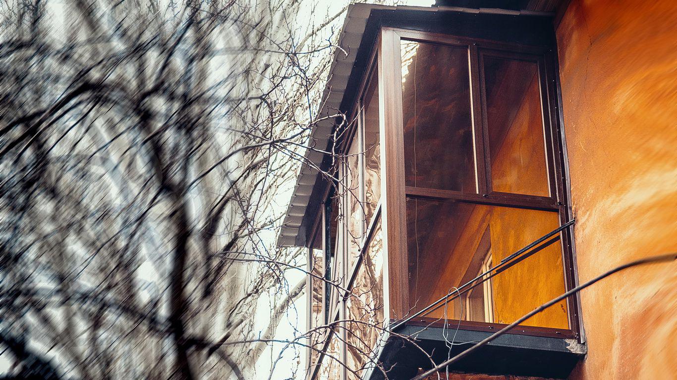 Французьке скління балкона в цегляному будинку, Кривий Ріг
