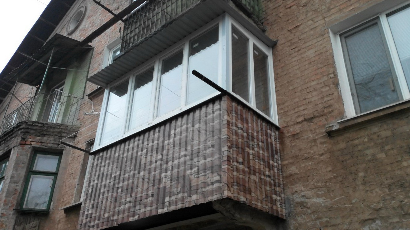 Обшивання балкона профнастилом і скління лоджії, виконання ФАРТ