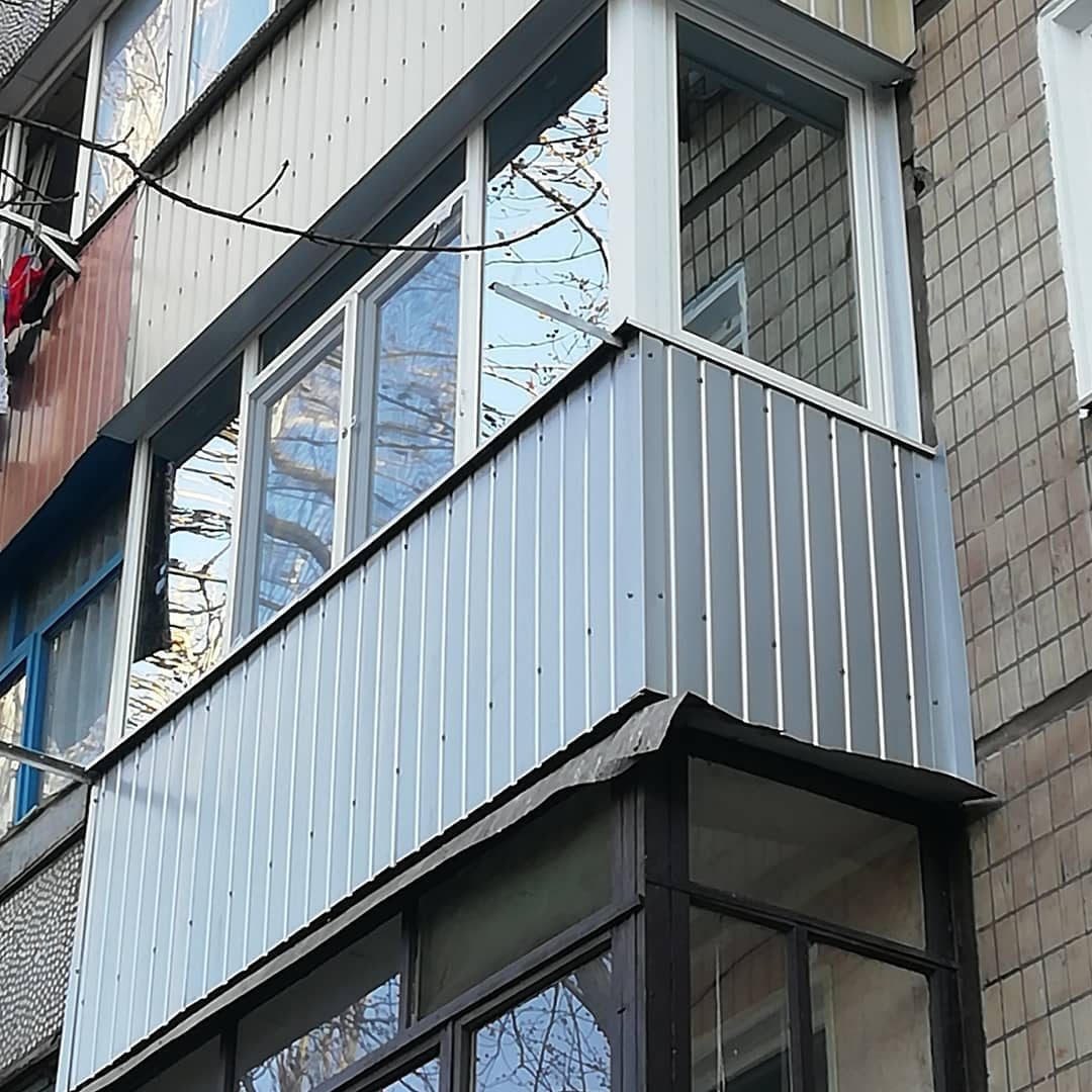 Засклений балкон після монтажу: профіль і зовнішнє обшивання